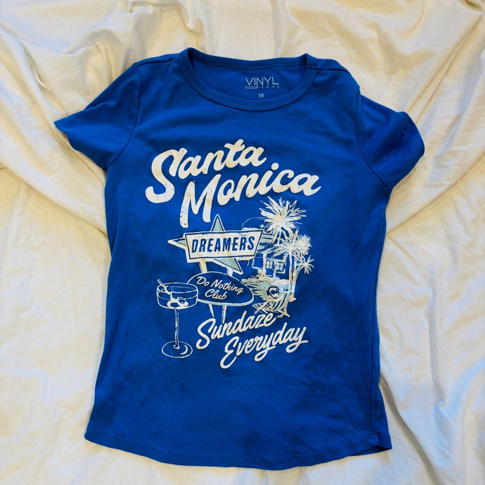Vinyl Icons “Santa Monica Dreamers” Graphic Tee – Medium – Coastal Blue